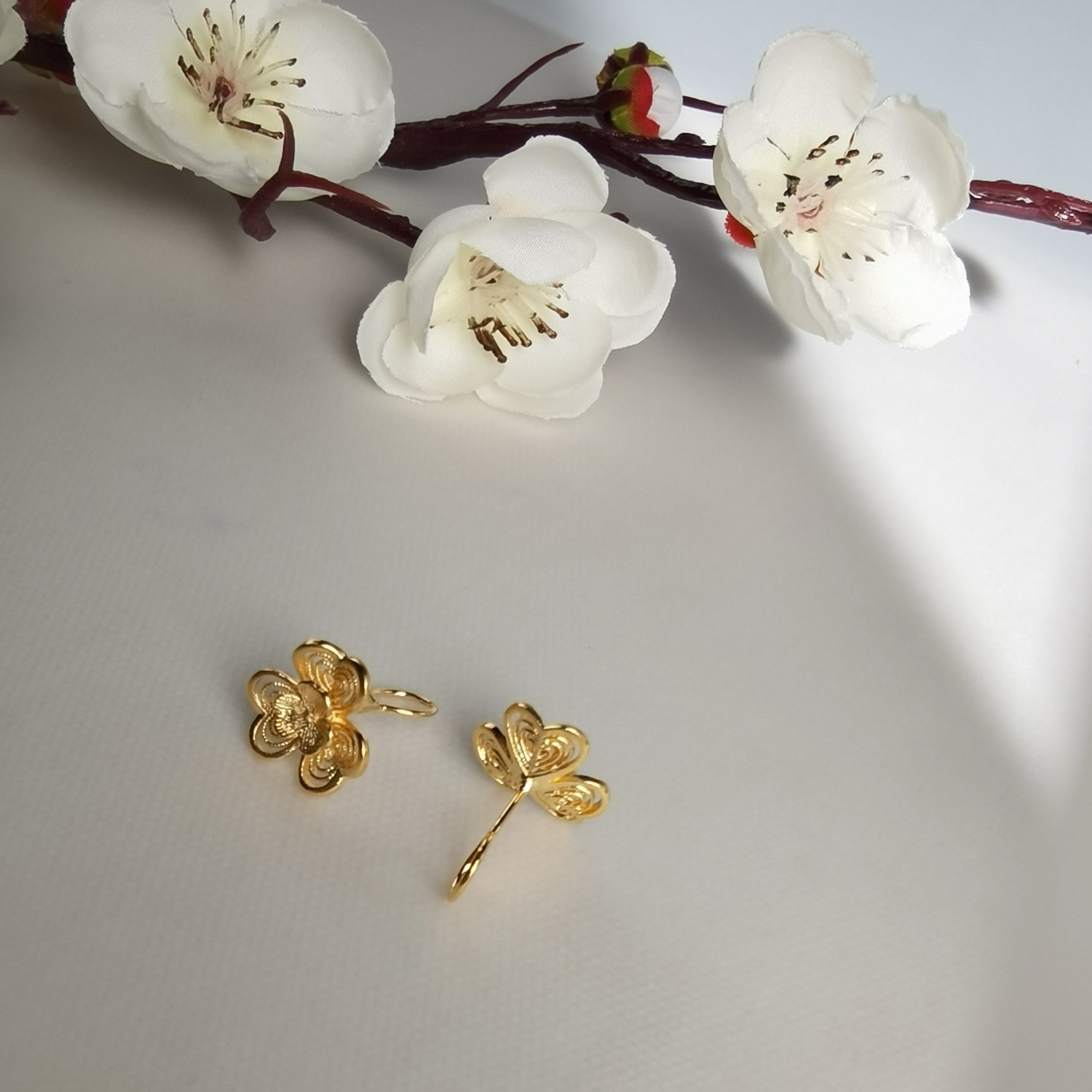 Alluvial Gold Vacuum Electroplating 24K Gold Clover Flower Earrings