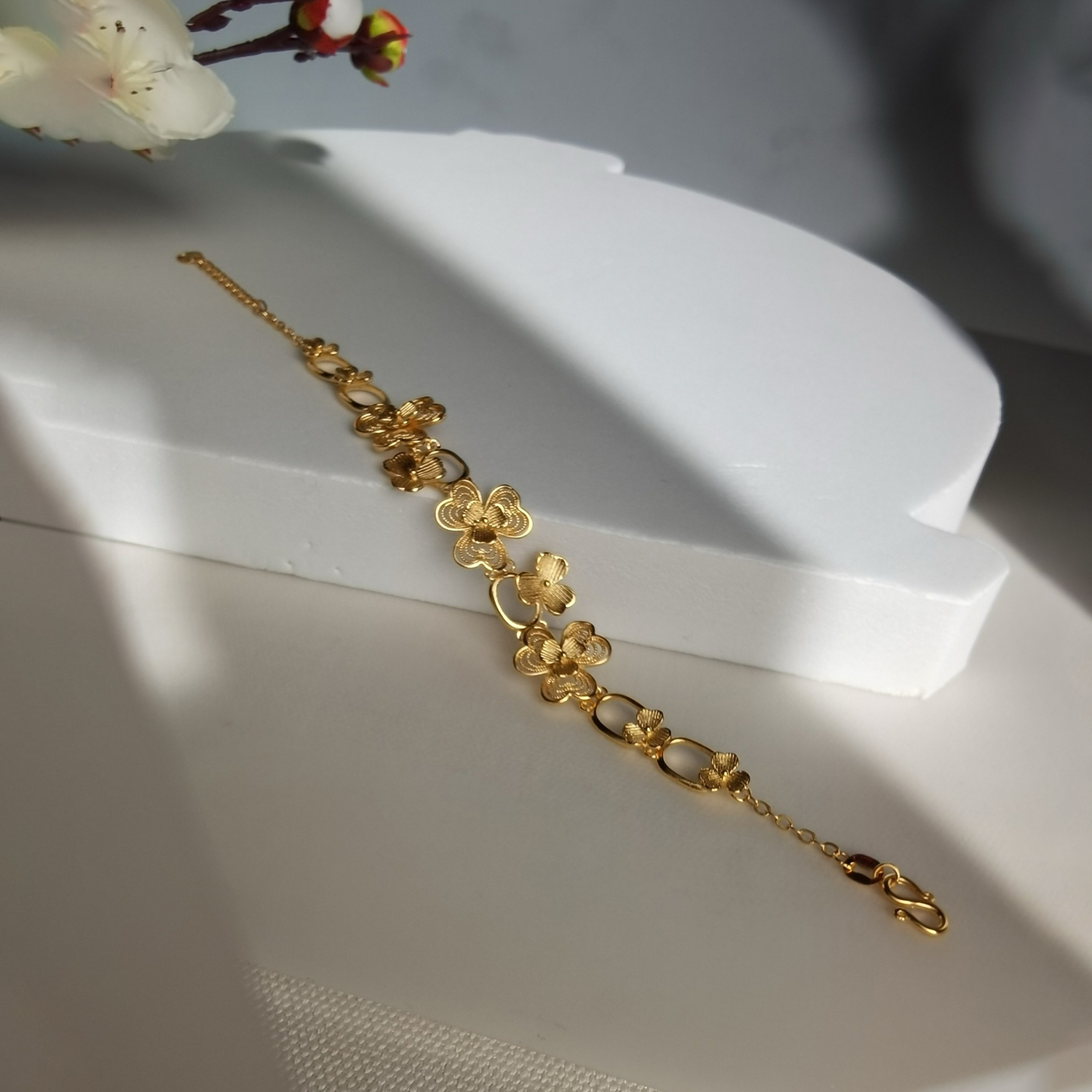 Alluvial Gold Vacuum Electroplating 24K Gold Clover Flower Bracelet