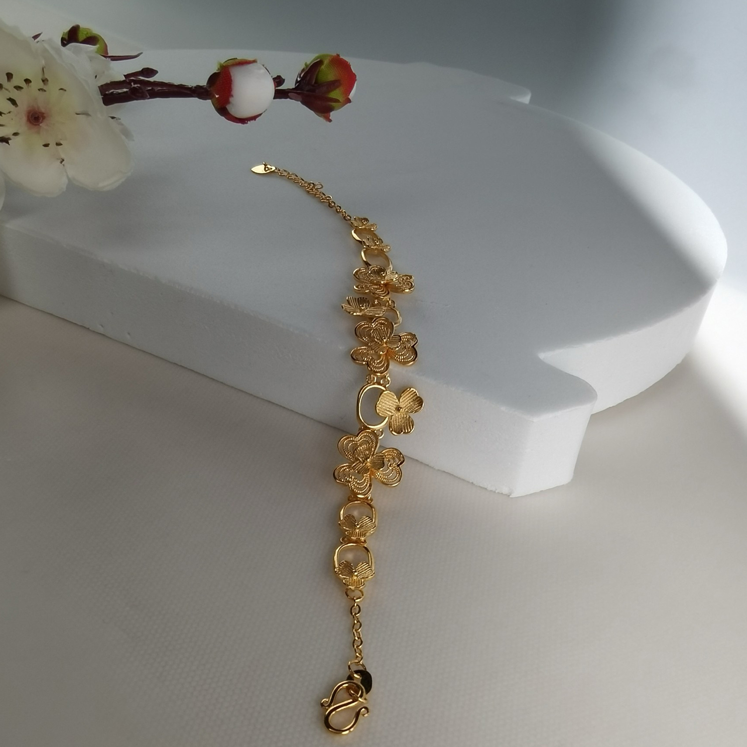 Alluvial Gold Vacuum Electroplating 24K Gold Clover Flower Bracelet