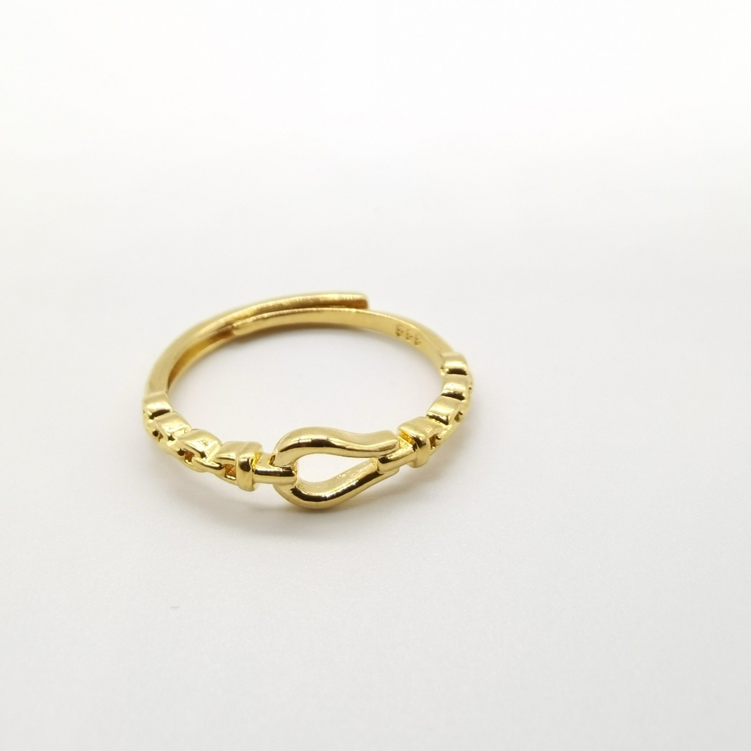 Alluvial gold vacuum electroplating 24K gold horseshoe buckle live ring