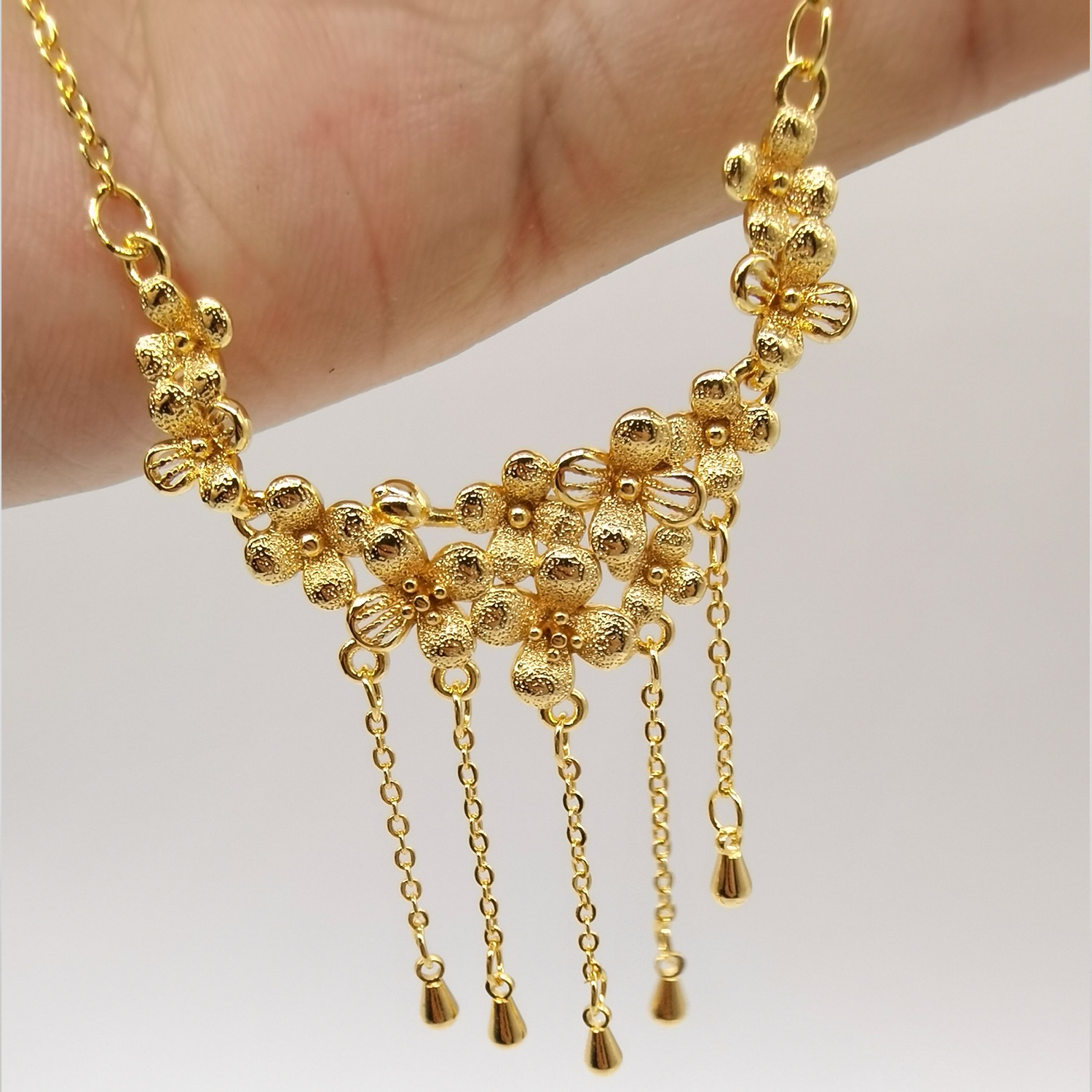 Alluvial gold vacuum electroplating 24K gold Huayuejiaqi tassel necklace