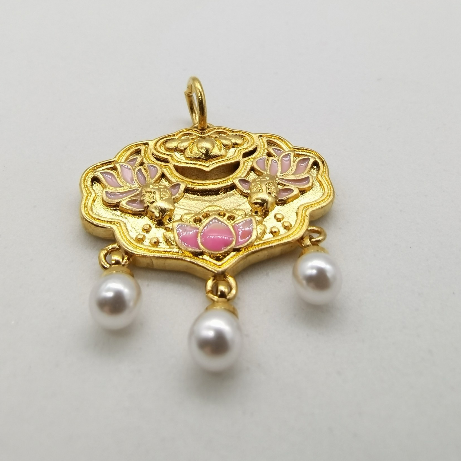 Alluvial gold vacuum electroplating 24K gold Ruyi Lotus Koi lock pendant