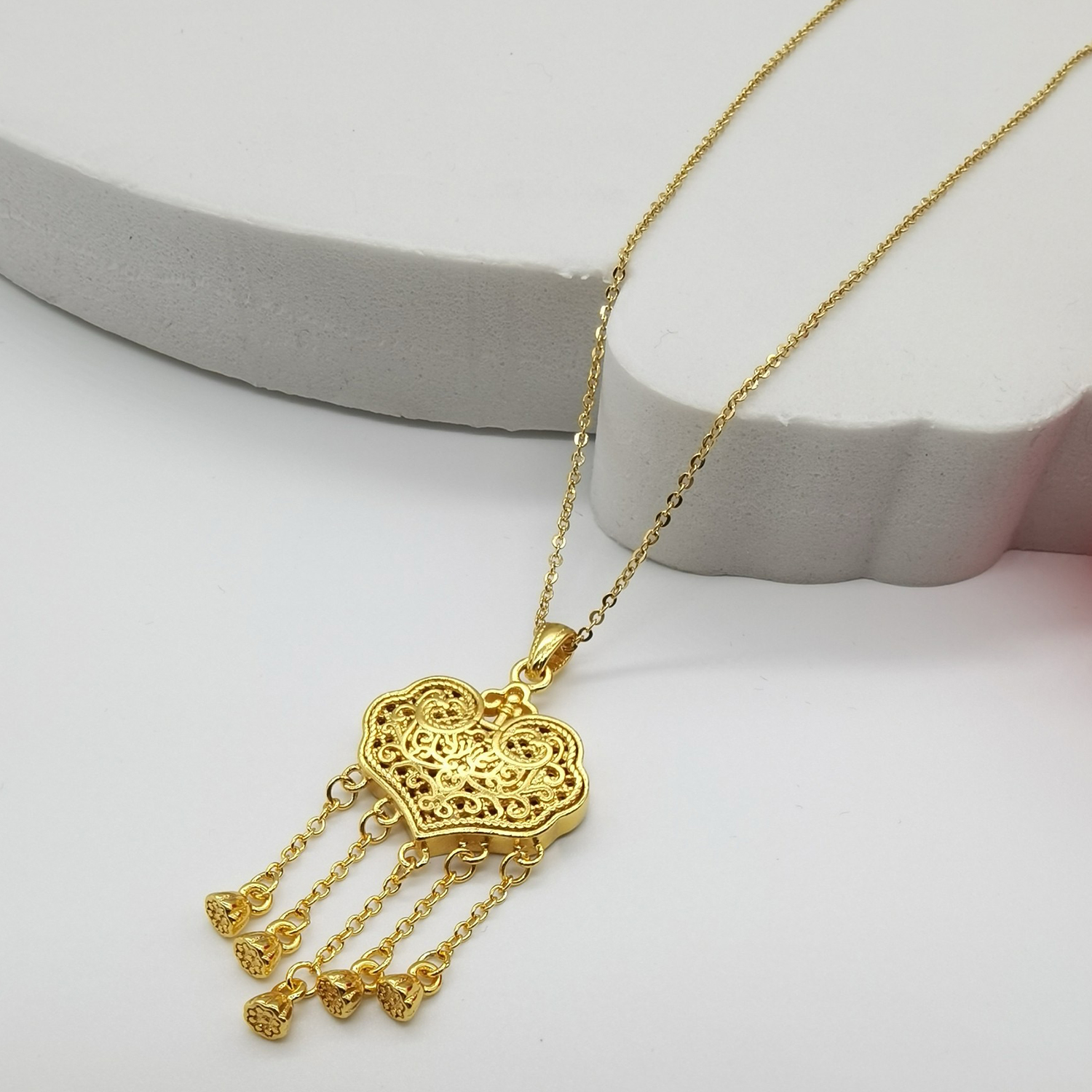 Alluvial gold vacuum electroplating 24K gold longevity lock tassel necklace